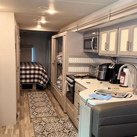 Private Cozy R/V , For Your Enjoyment Tamiami Экстерьер фото