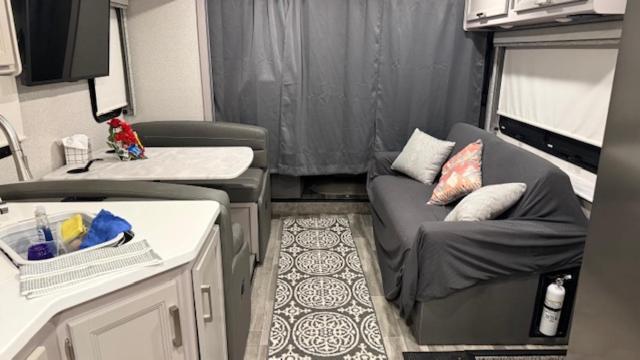 Private Cozy R/V , For Your Enjoyment Tamiami Экстерьер фото