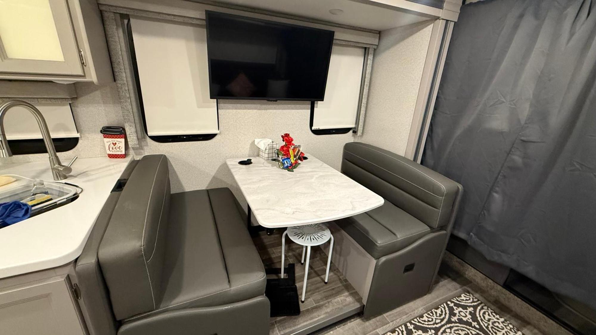 Private Cozy R/V , For Your Enjoyment Tamiami Экстерьер фото